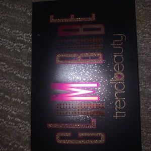 Glam babe Eyeshadow Pallet